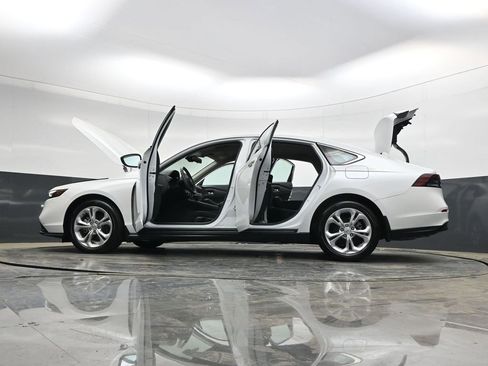 Used 2023 Honda Accord LX image 38