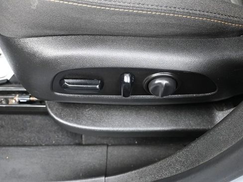 Used 2020 Chevrolet Equinox LT AWD/4WD image 12