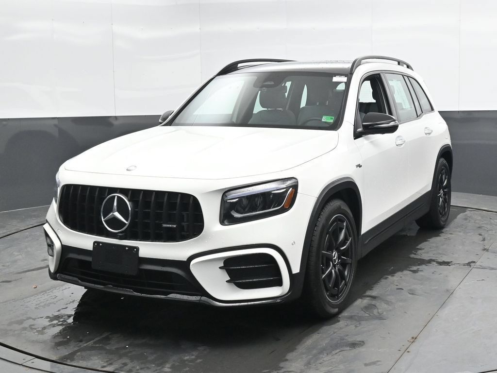 Used 2025 Mercedes-Benz GLB 35 AMG 4MATIC image 5