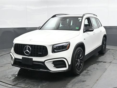 Used 2025 Mercedes-Benz GLB 35 AMG 4MATIC image 5
