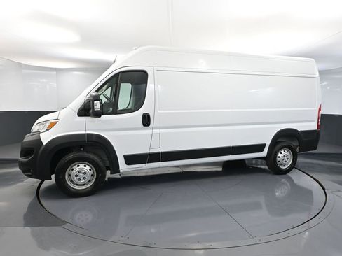 Used 2023 RAM ProMaster 2500 FWD image 10