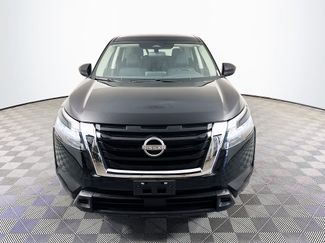 Used 2024 Nissan Pathfinder S FWD video 2