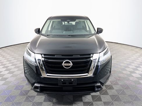 Used 2024 Nissan Pathfinder S FWD image 2
