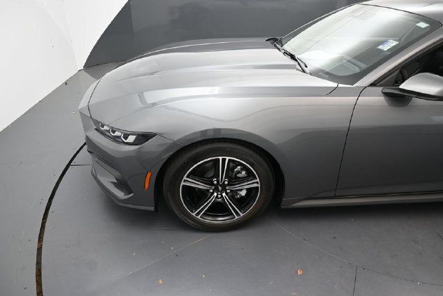 Certified 2024 Ford Mustang Coupe RWD image 9