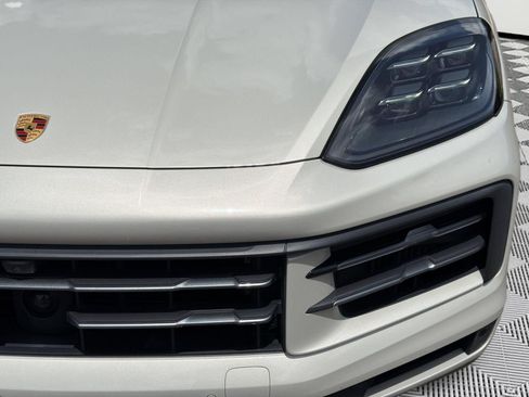 Certified 2024 Porsche Cayenne S AWD/4WD image 12