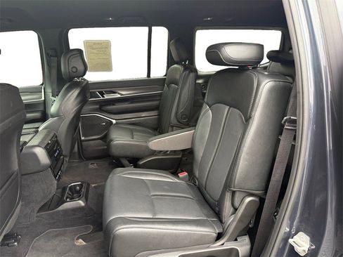 Used 2024 Jeep Wagoneer Series II w/ Flexible Seating Group image 13