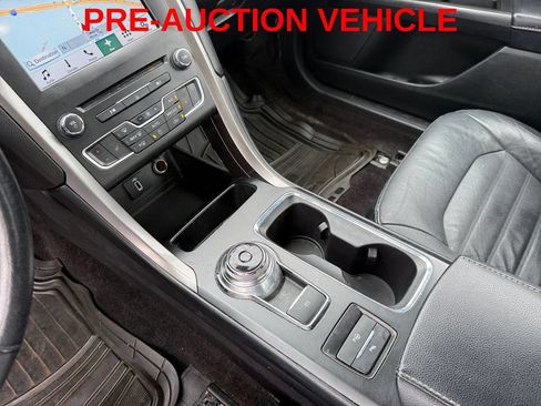 Used 2017 Ford Fusion SE w/ Fusion SE Technology Package FWD image 23
