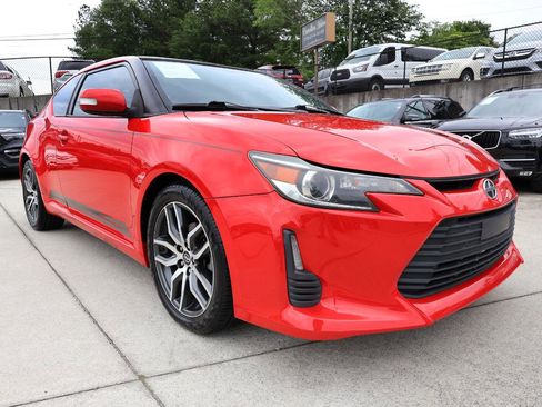 Used 2016 Scion tC FWD image 9