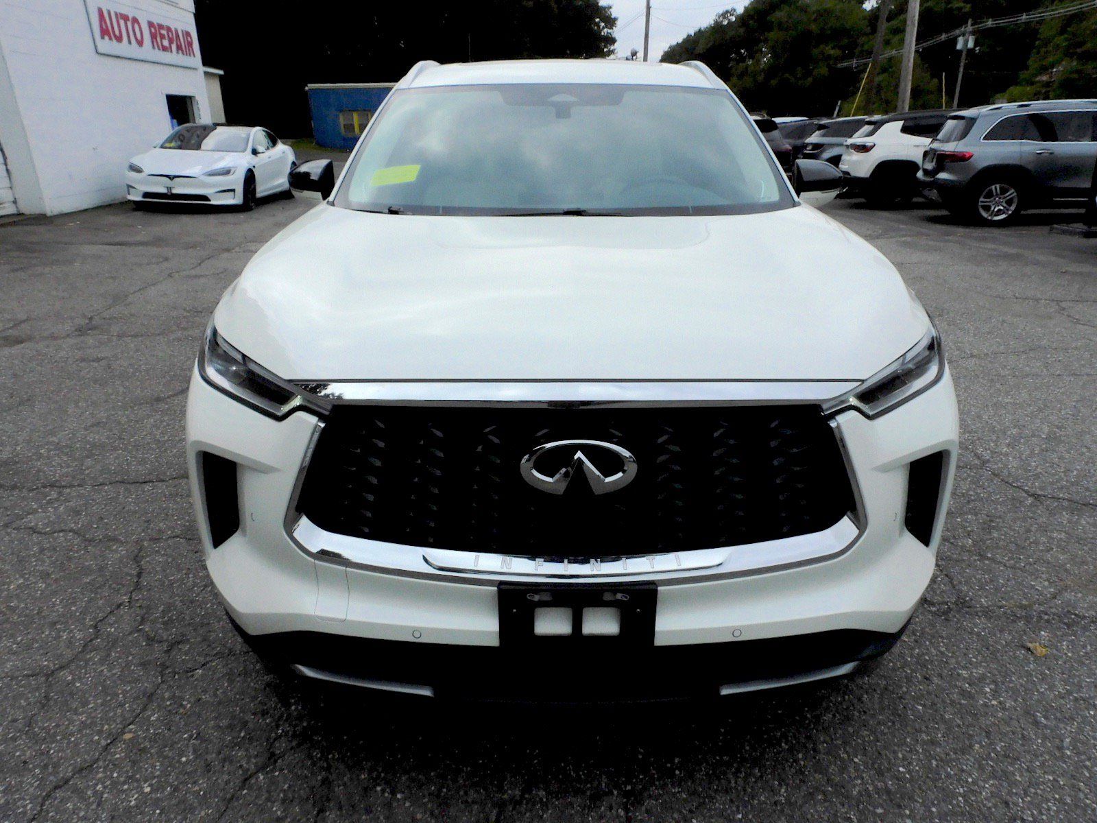 Used 2023 INFINITI QX60 Sensory AWD/4WD image 8