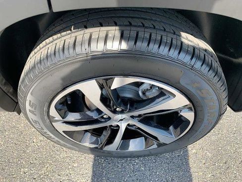 New 2024 Chevrolet Trax RS w/ Sunroof Package FWD image 30