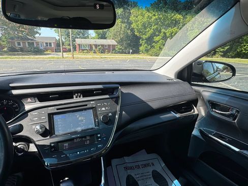 Used 2018 Toyota Avalon Touring FWD image 25