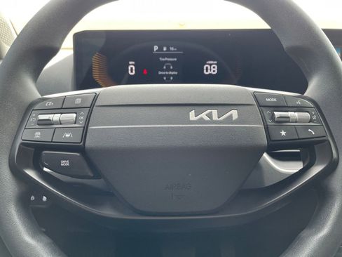 Used 2025 Kia K4 LXS image 27