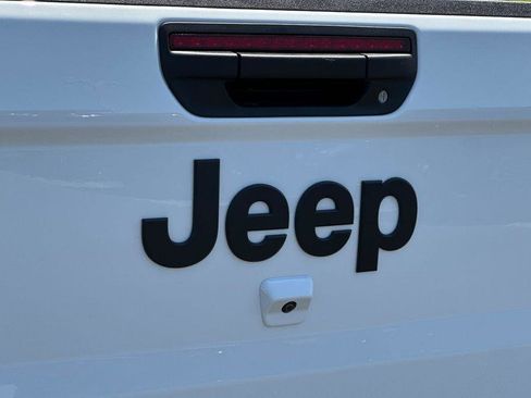 New 2025 Jeep Gladiator Sport image 21