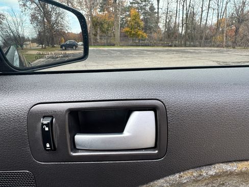 Used 2008 Ford Mustang GT image 35