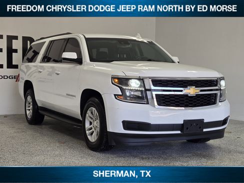 Used 2019 Chevrolet Suburban LT image 2