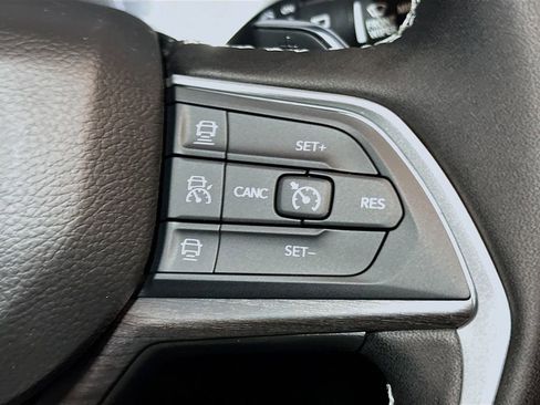 New 2025 Jeep Grand Cherokee Limited w/ Luxury Tech Group II AWD/4WD image 30