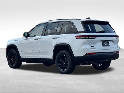 New 2026 Jeep Grand Cherokee Altitude AWD/4WD image 5