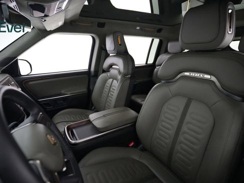 Used 2024 Rivian R1S Adventure AWD/4WD image 4