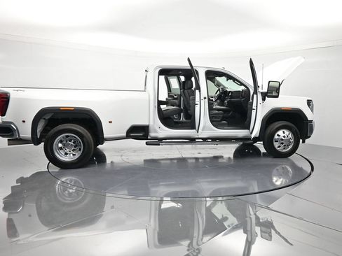 Used 2024 GMC Sierra 3500 SLT w/ SLT Premium Package AWD/4WD image 51