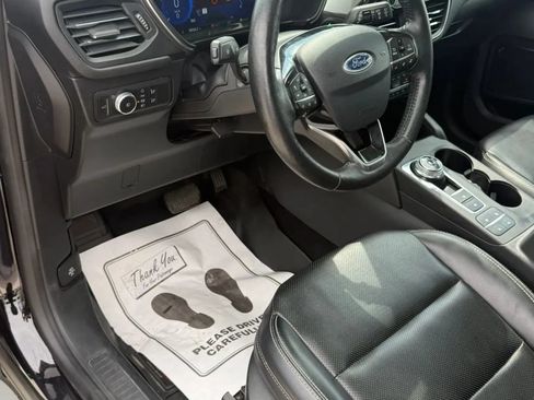 Used 2021 Ford Escape Titanium AWD/4WD image 14