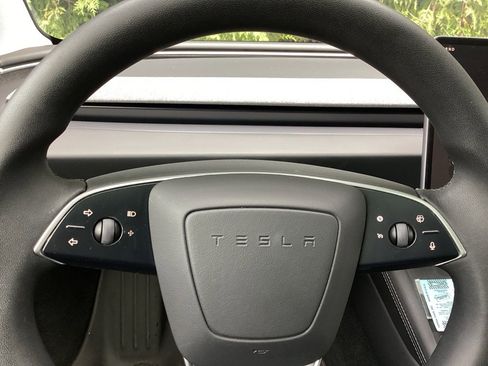 Used 2025 Tesla Model 3 Long Range image 18