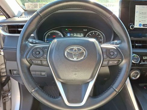 Certified 2024 Toyota Venza LE image 20