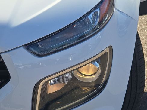 Used 2025 Hyundai Venue SEL FWD image 31