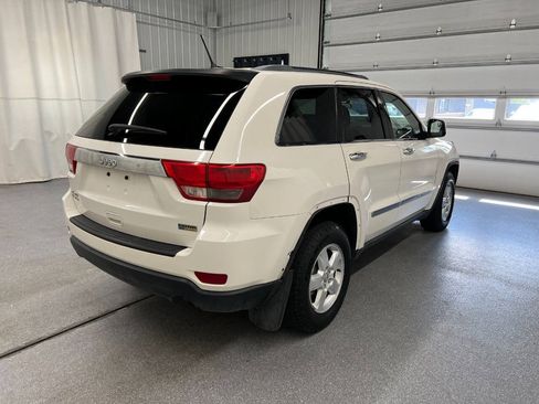 Used 2012 Jeep Grand Cherokee Laredo w/ Laredo E Group AWD/4WD image 4