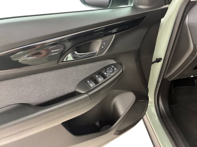 Used 2025 Chevrolet TrailBlazer LT AWD/4WD image 13