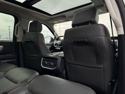 Used 2025 Ford Expedition Max Active image 2