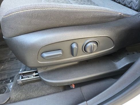 Used 2022 Chevrolet Equinox LT AWD/4WD image 42