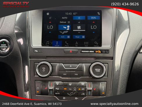 Used 2017 Ford Explorer XLT w/ Equipment Group 201A AWD/4WD image 31