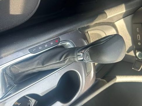 Used 2022 Chevrolet Malibu LS FWD image 38