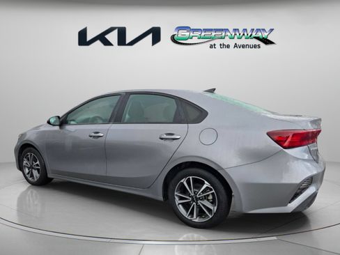 Used 2023 Kia Forte LXS FWD image 5