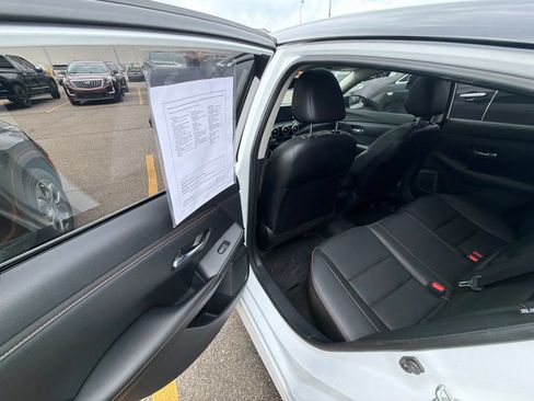 Used 2020 Nissan Sentra SR w/ Premium Package FWD image 11