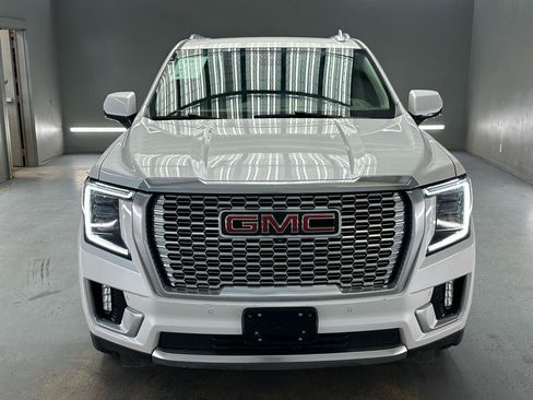 Used 2024 GMC Yukon XL Denali w/ Denali Reserve Package AWD/4WD image 2