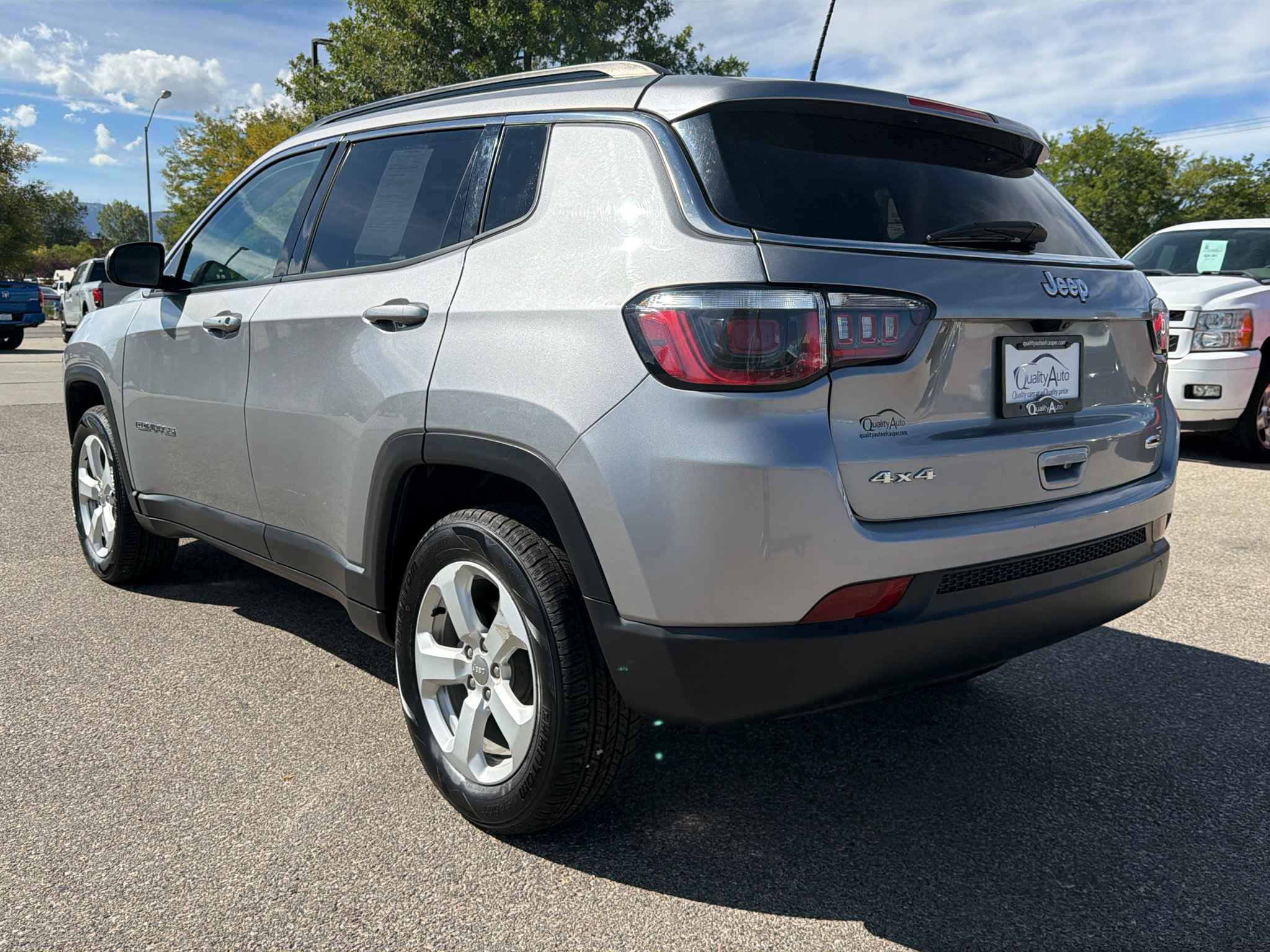 Used 2019 Jeep Compass Latitude w/ Cold Weather Group AWD/4WD image 9