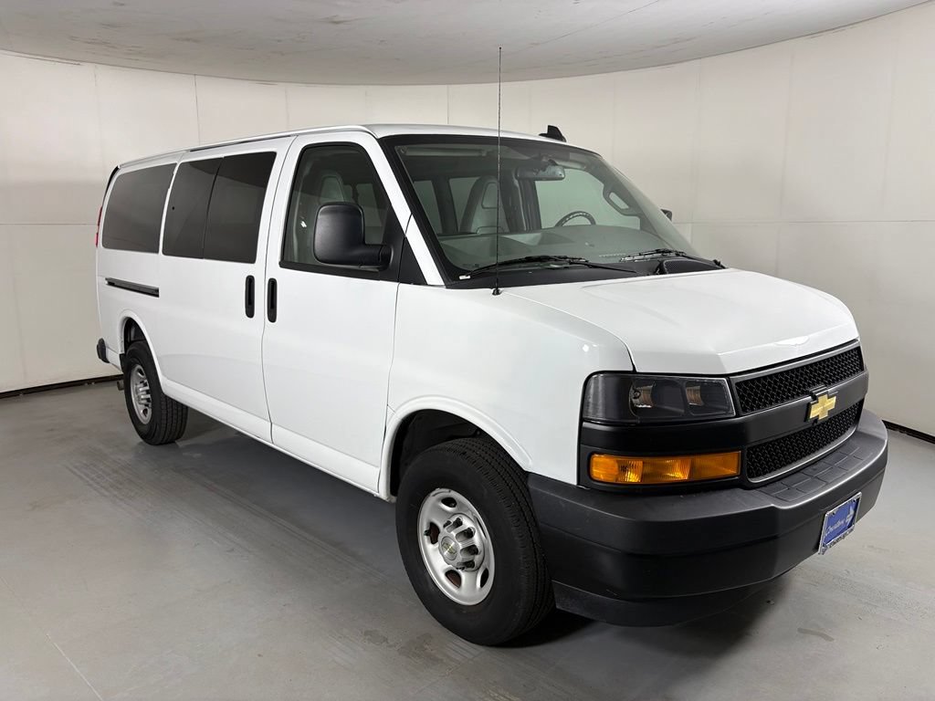 Used 2023 Chevrolet Express 3500 LS RWD image 2