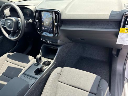 New 2025 Volvo EX40 Core w/ Climate Package image 18