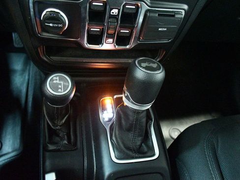 Used 2021 Jeep Wrangler Sport w/ Sun And Sound Package image 69