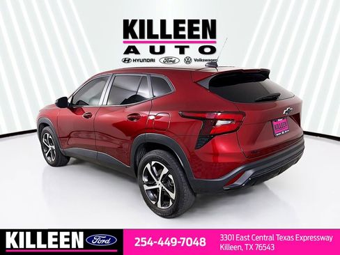 Used 2025 Chevrolet Trax RS w/ Sunroof Package image 6