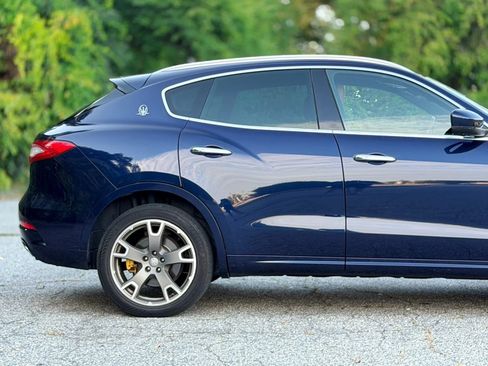 Used 2018 Maserati Levante GranLusso AWD/4WD image 40