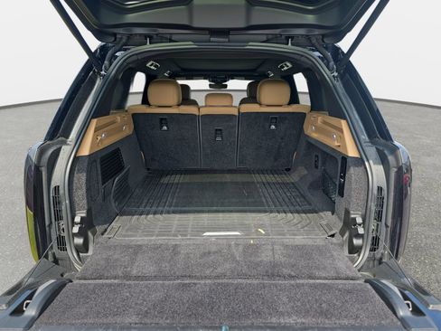 Used 2024 Land Rover Range Rover SE AWD/4WD image 12
