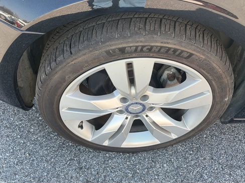 Used 2010 Mercedes-Benz CLS 550 image 26