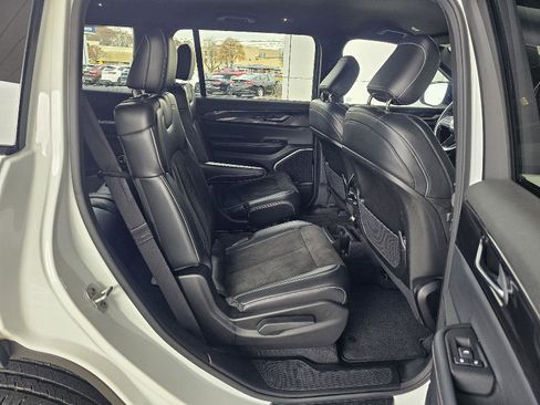 Used 2021 Jeep Grand Cherokee L Laredo image 14