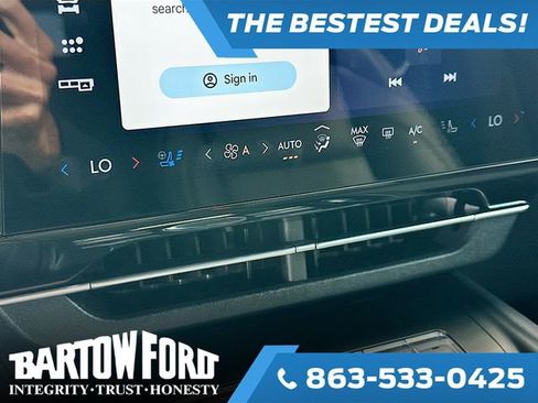 Used 2024 Lincoln Nautilus Premier w/ Jet Appearance Package image 14