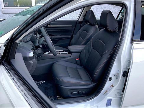 Certified 2024 Nissan Altima 2.5 SR w/ SR Premium Package image 18