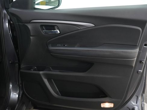 Used 2023 Honda Ridgeline RTL-E image 12