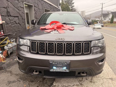 Used 2016 Jeep Grand Cherokee Laredo 75th Anniversary image 4