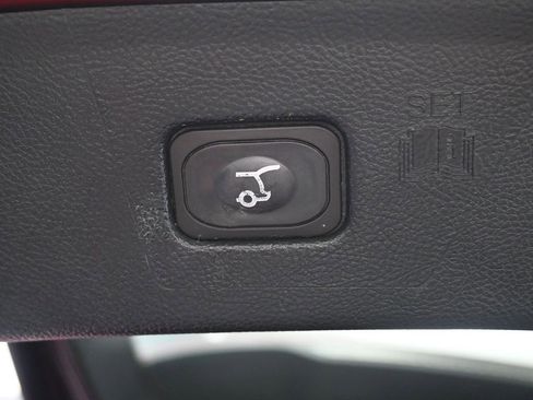 Used 2018 Ford Edge Titanium w/ Equipment Group 301A image 36